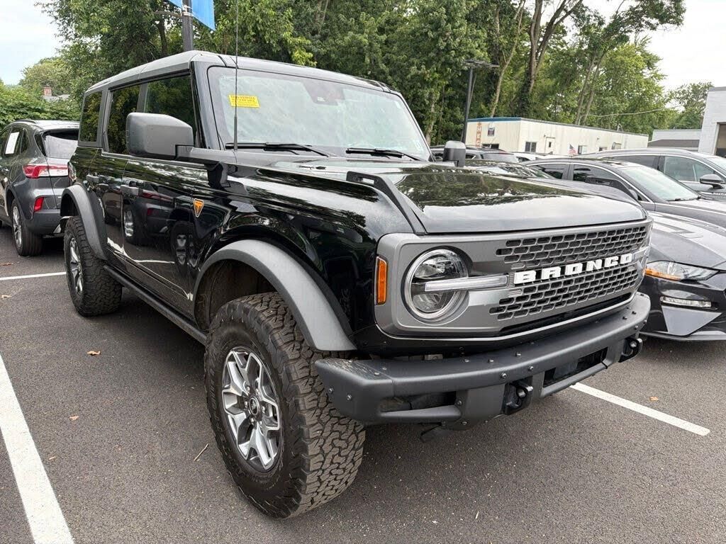 2024 Ford Bronco Badlands — photo 1 of 27