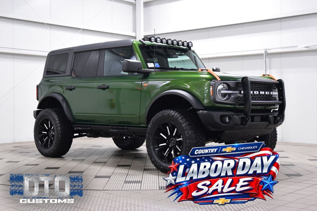2025 Ford Bronco Badlands — photo 1 of 13