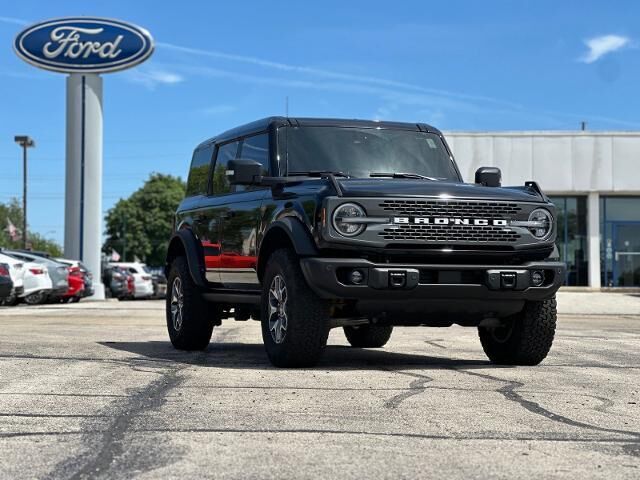 2025 Ford Bronco Badlands — photo 1 of 13