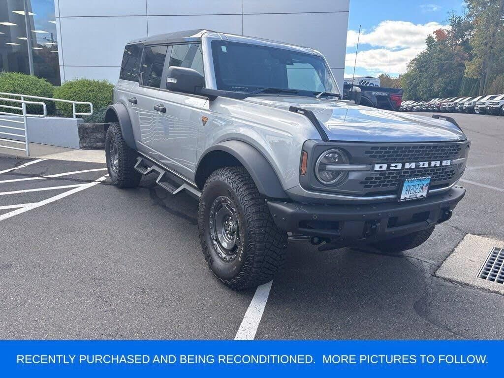 2024 Ford Bronco Badlands — photo 1 of 1