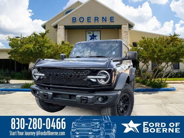 2026 Ford Bronco Badlands — photo 1 of 26