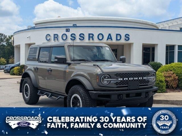 2025 Ford Bronco Badlands — photo 1 of 15