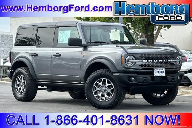 2025 Ford Bronco Badlands — photo 1 of 26