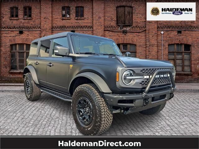 2025 Ford Bronco Badlands — photo 1 of 13
