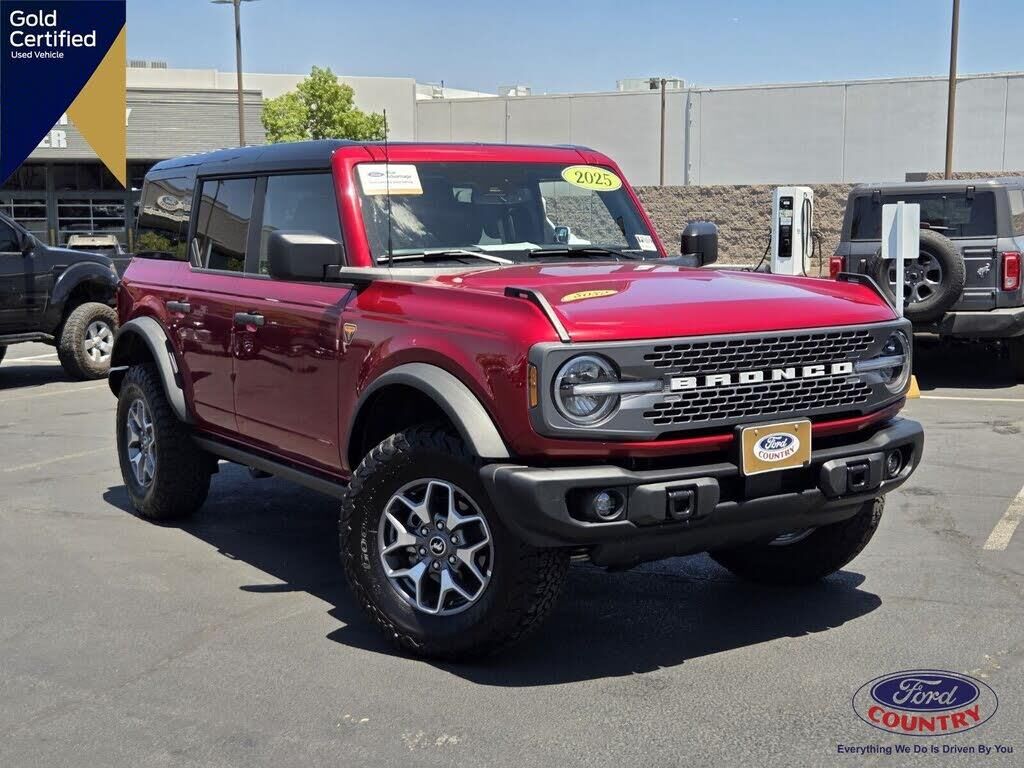 2025 Ford Bronco Badlands — photo 1 of 1