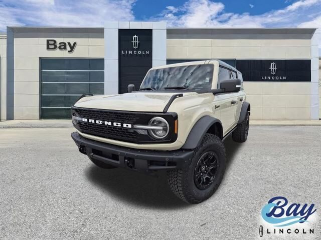 2025 Ford Bronco Badlands — photo 1 of 13
