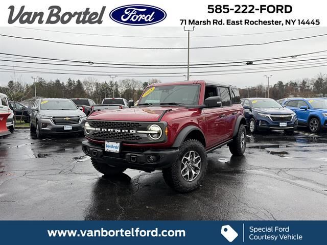 2025 Ford Bronco Badlands — photo 1 of 12
