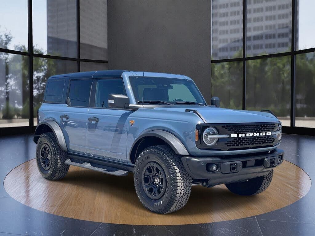 2025 Ford Bronco Badlands — photo 1 of 15