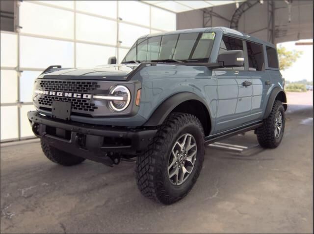 2025 Ford Bronco Badlands — photo 1 of 30