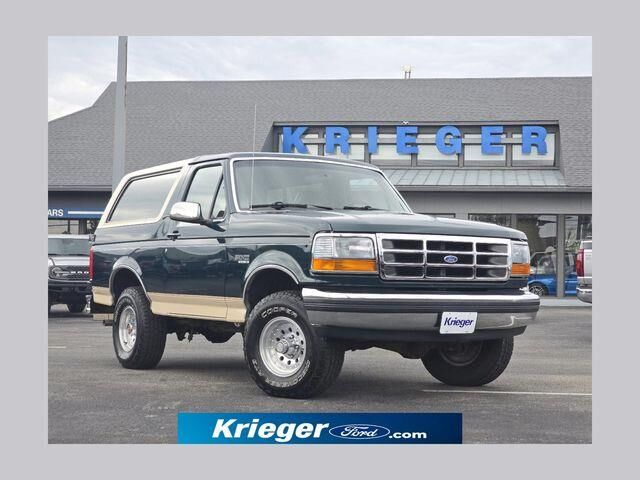 1992 Ford Bronco XLT — photo 1 of 13
