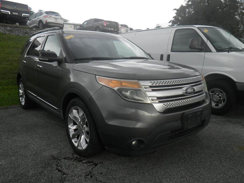 2011 Ford Explorer XLT — photo 1 of 2