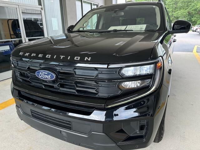 2025 Ford Expedition MAX Active — photo 1 of 24