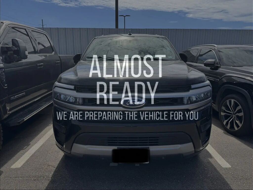 2023 Ford Expedition MAX XLT — photo 1 of 13