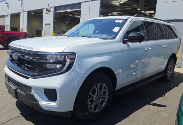 2025 Ford Expedition MAX Active — photo 1 of 30