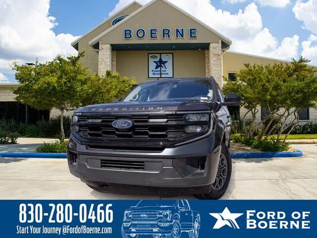 2025 Ford Expedition MAX Active — photo 1 of 13