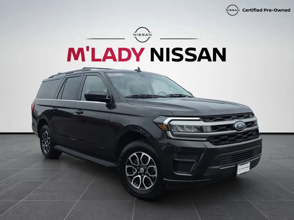 2024 Ford Expedition MAX XLT — photo 1 of 12