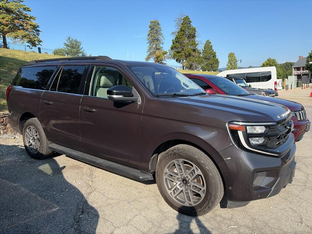 2025 Ford Expedition MAX Active — photo 1 of 1