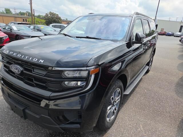 2025 Ford Expedition MAX Active — photo 1 of 26