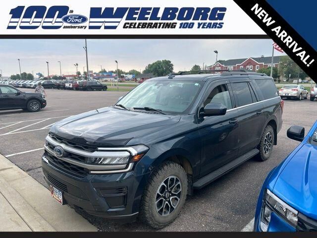 2024 Ford Expedition MAX XLT — photo 1 of 10