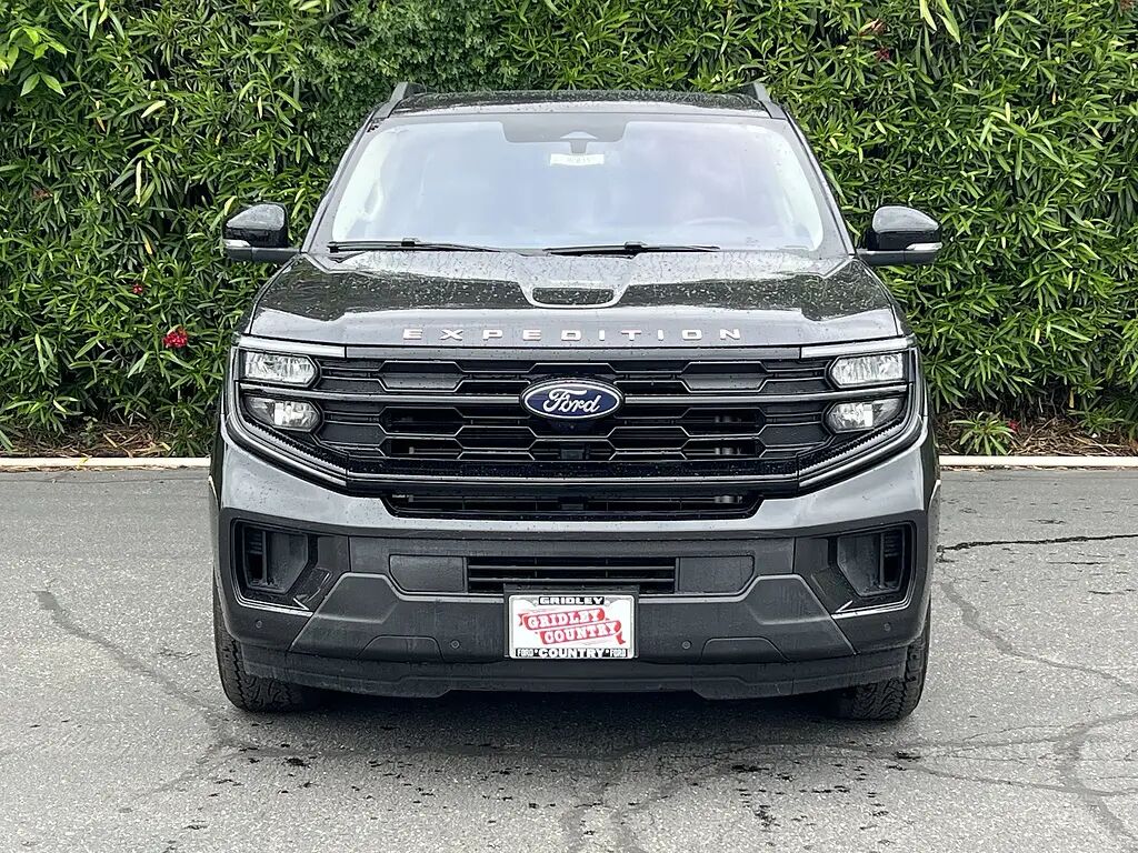 2025 Ford Expedition MAX Active — photo 1 of 30
