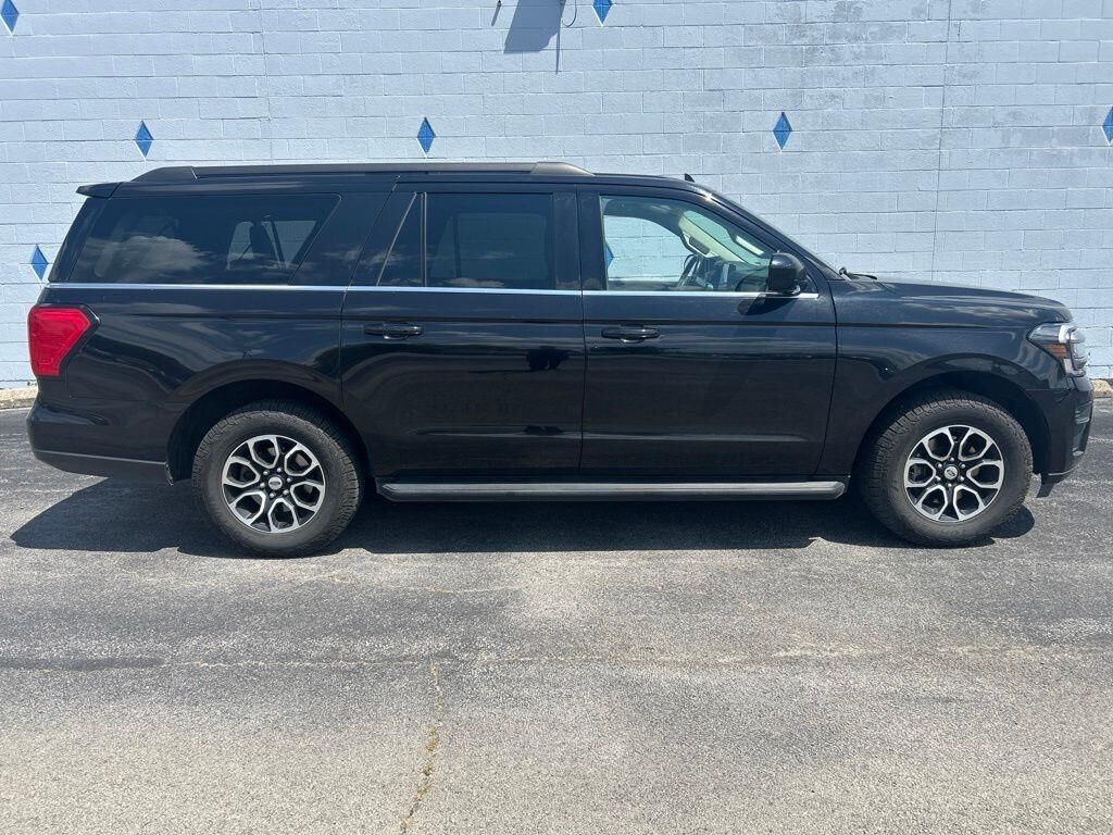 2024 Ford Expedition MAX XLT — photo 1 of 5