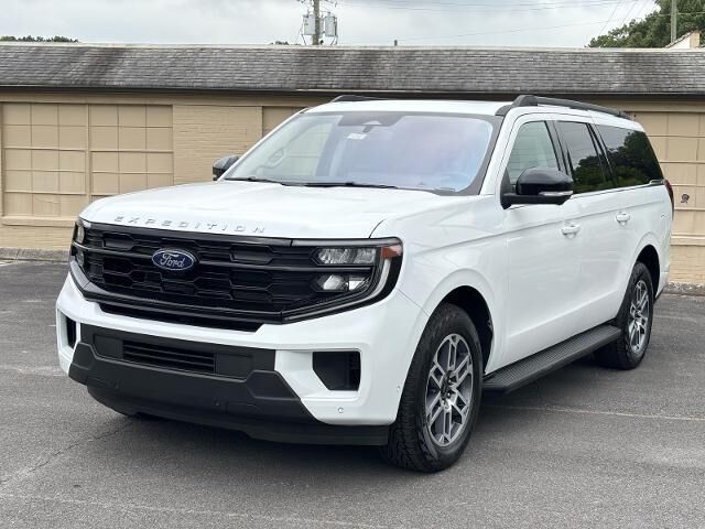 2025 Ford Expedition MAX Active — photo 1 of 4