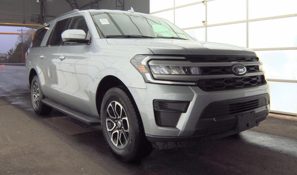 2024 Ford Expedition MAX XLT — photo 1 of 2