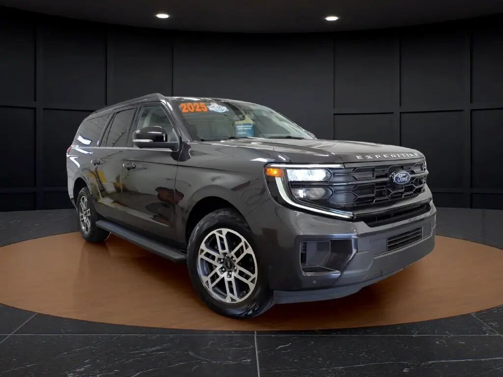 2025 Ford Expedition MAX Active — photo 1 of 13