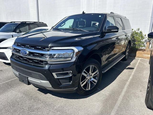 2022 Ford Expedition MAX Limited — photo 1 of 10