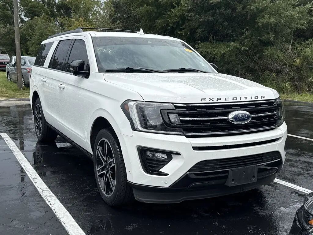 2021 Ford Expedition MAX Limited — photo 1 of 6