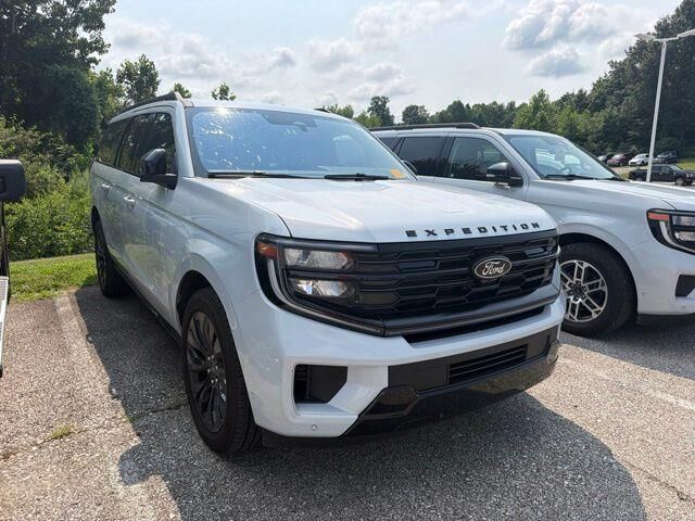 2025 Ford Expedition MAX Platinum — photo 1 of 26