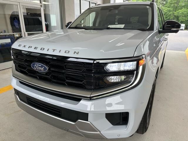 2025 Ford Expedition MAX Platinum — photo 1 of 24