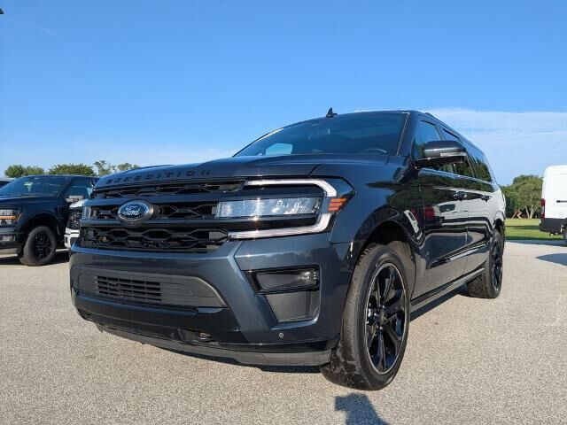 2023 Ford Expedition MAX Limited — photo 1 of 13