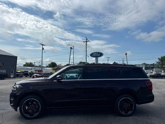 2023 Ford Expedition MAX Limited — photo 1 of 12