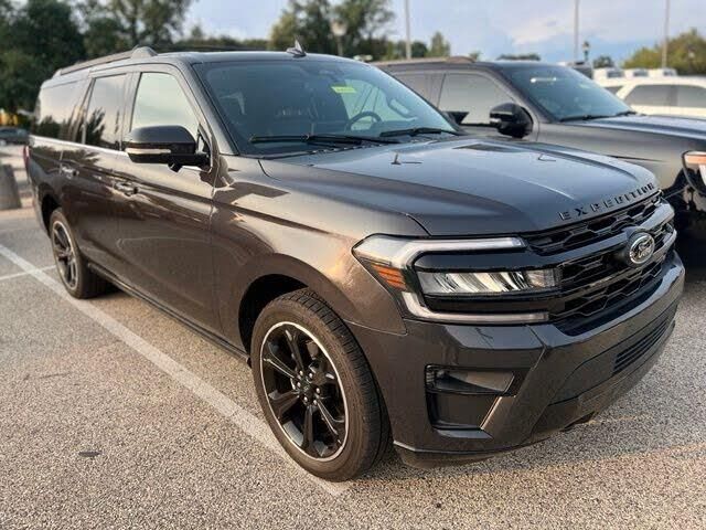 2023 Ford Expedition MAX Limited — photo 1 of 2