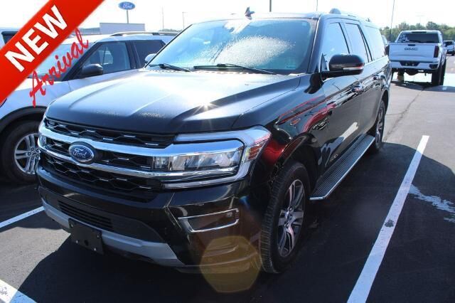 2023 Ford Expedition MAX Limited — photo 1 of 8
