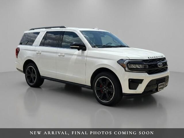 2023 Ford Expedition MAX Limited — photo 1 of 6
