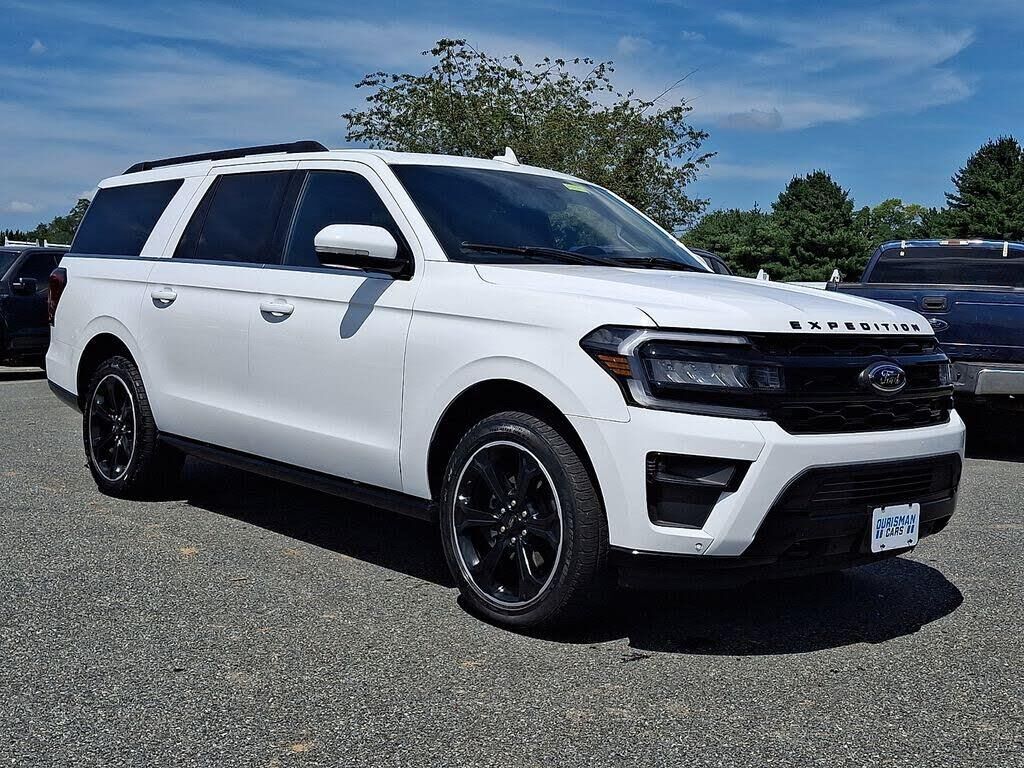 2022 Ford Expedition MAX Limited — photo 1 of 15