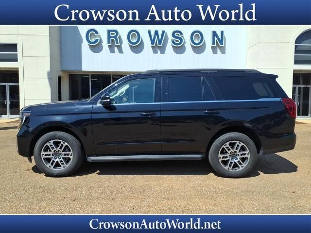 2025 Ford Expedition Active — photo 1 of 13
