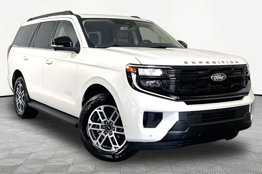 2025 Ford Expedition Active — photo 1 of 8