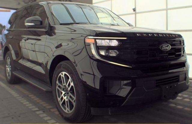 2025 Ford Expedition Active — photo 1 of 5