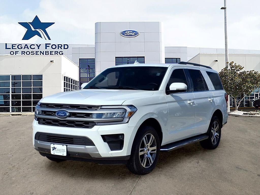 2023 Ford Expedition XLT — photo 1 of 3