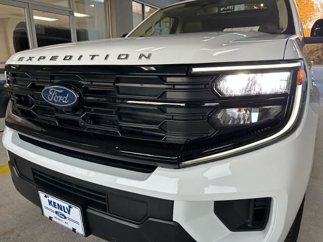 2025 Ford Expedition Active — photo 1 of 25