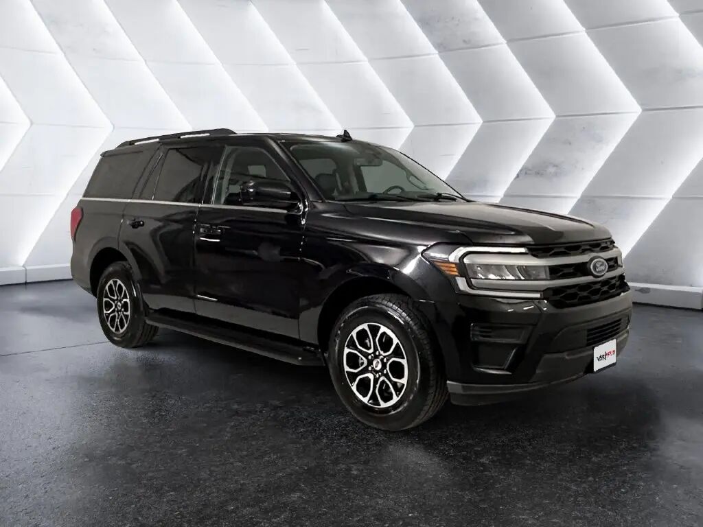 2024 Ford Expedition XLT — photo 1 of 13