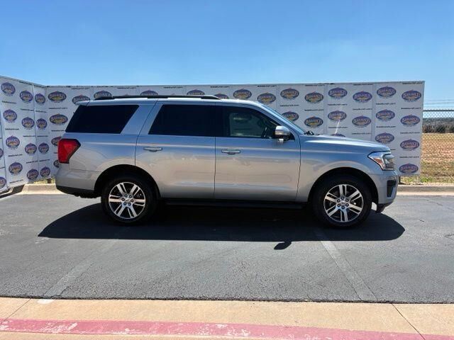 2024 Ford Expedition XLT — photo 1 of 40