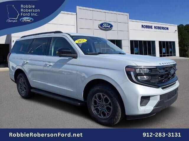 2025 Ford Expedition Active — photo 1 of 26