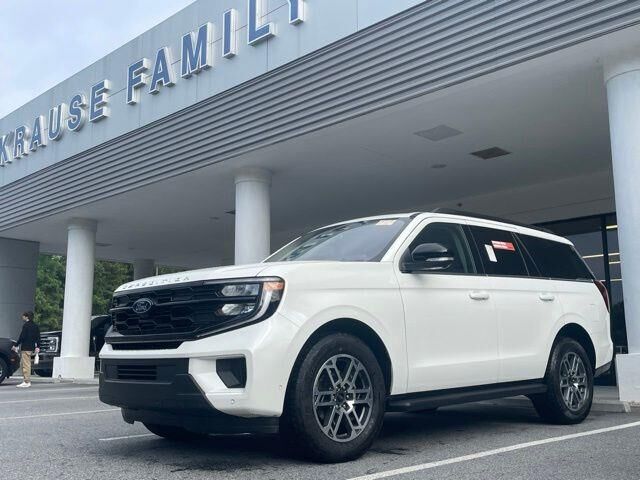 2025 Ford Expedition Active — photo 1 of 13