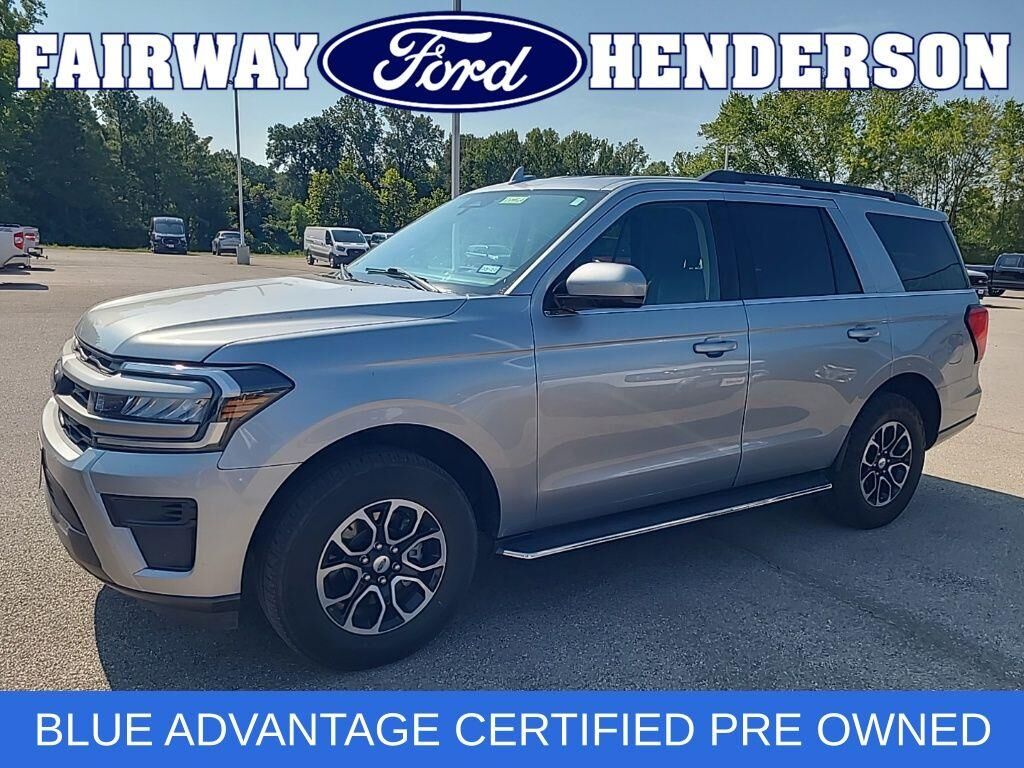2022 Ford Expedition XLT — photo 1 of 3