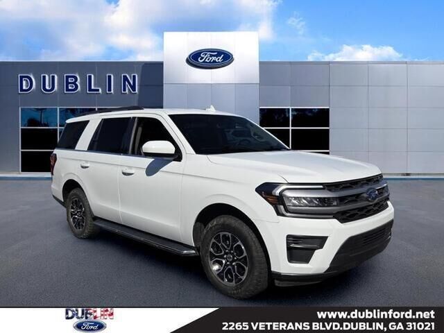 2022 Ford Expedition XLT — photo 1 of 13