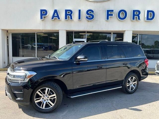 2022 Ford Expedition XLT — photo 1 of 13